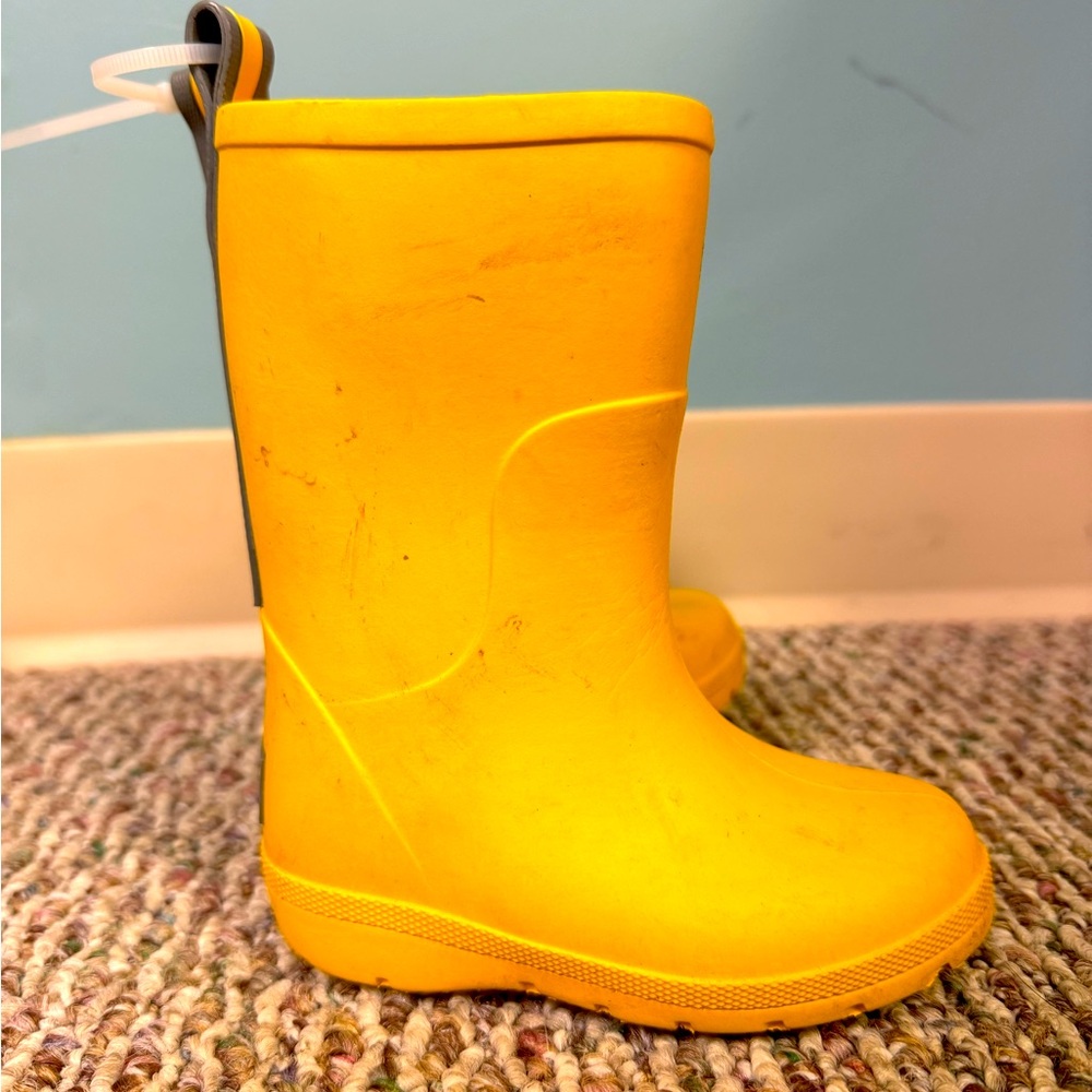 Totes Yellow rain boots size 5/6